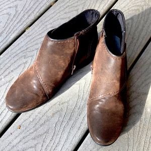 Clarks Cloudstepper Booties